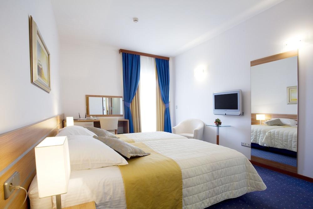 Hotel Eden Podstrana