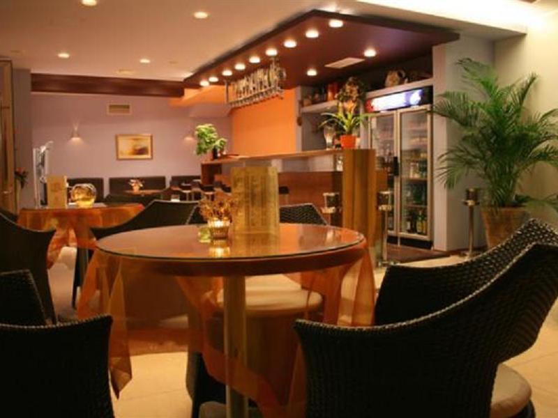 Hotel Eden Podstrana