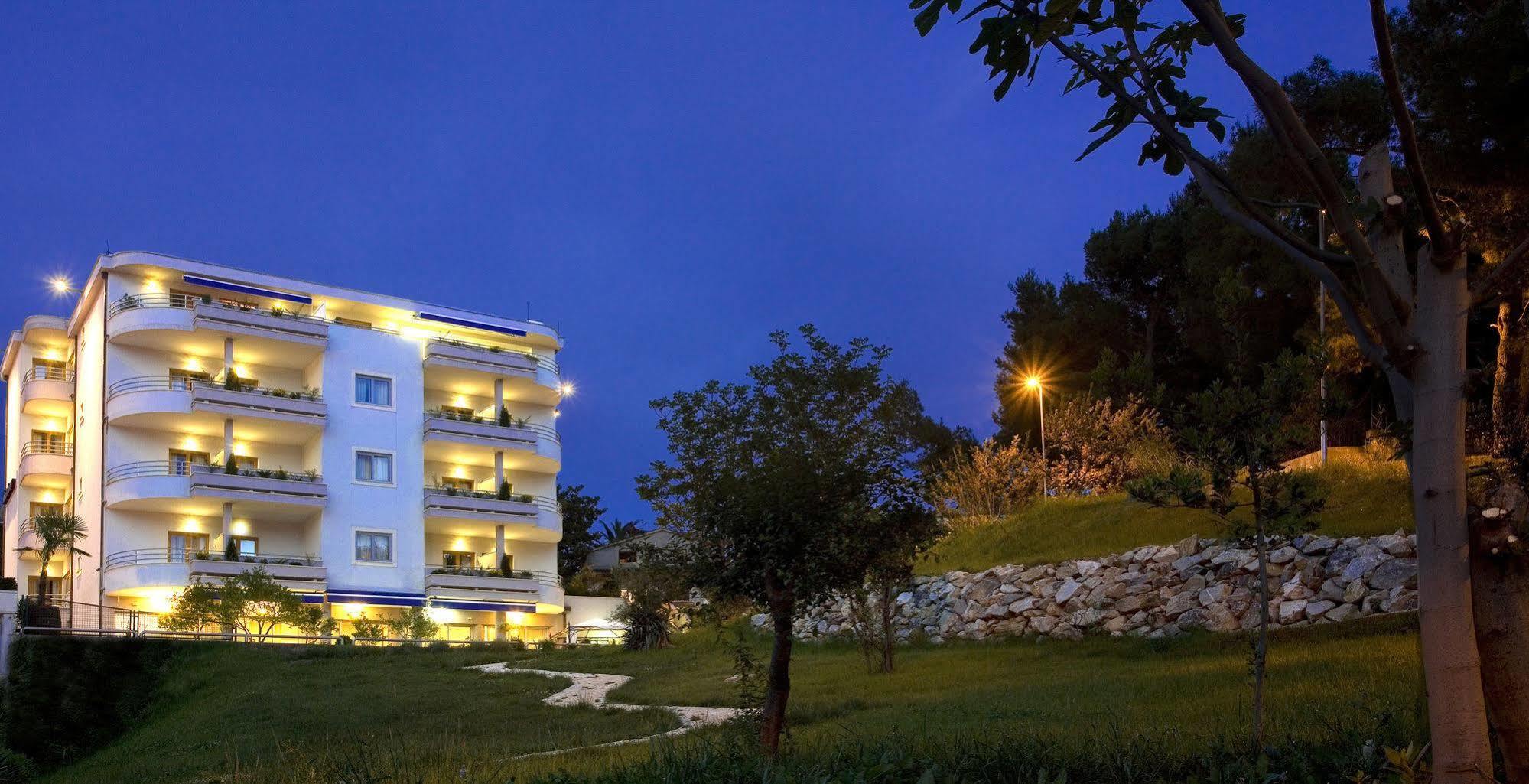 Eden Hotel Podstrana