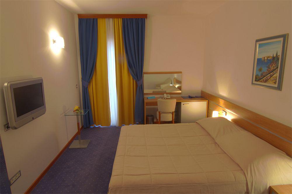 Hotel Eden 4*
